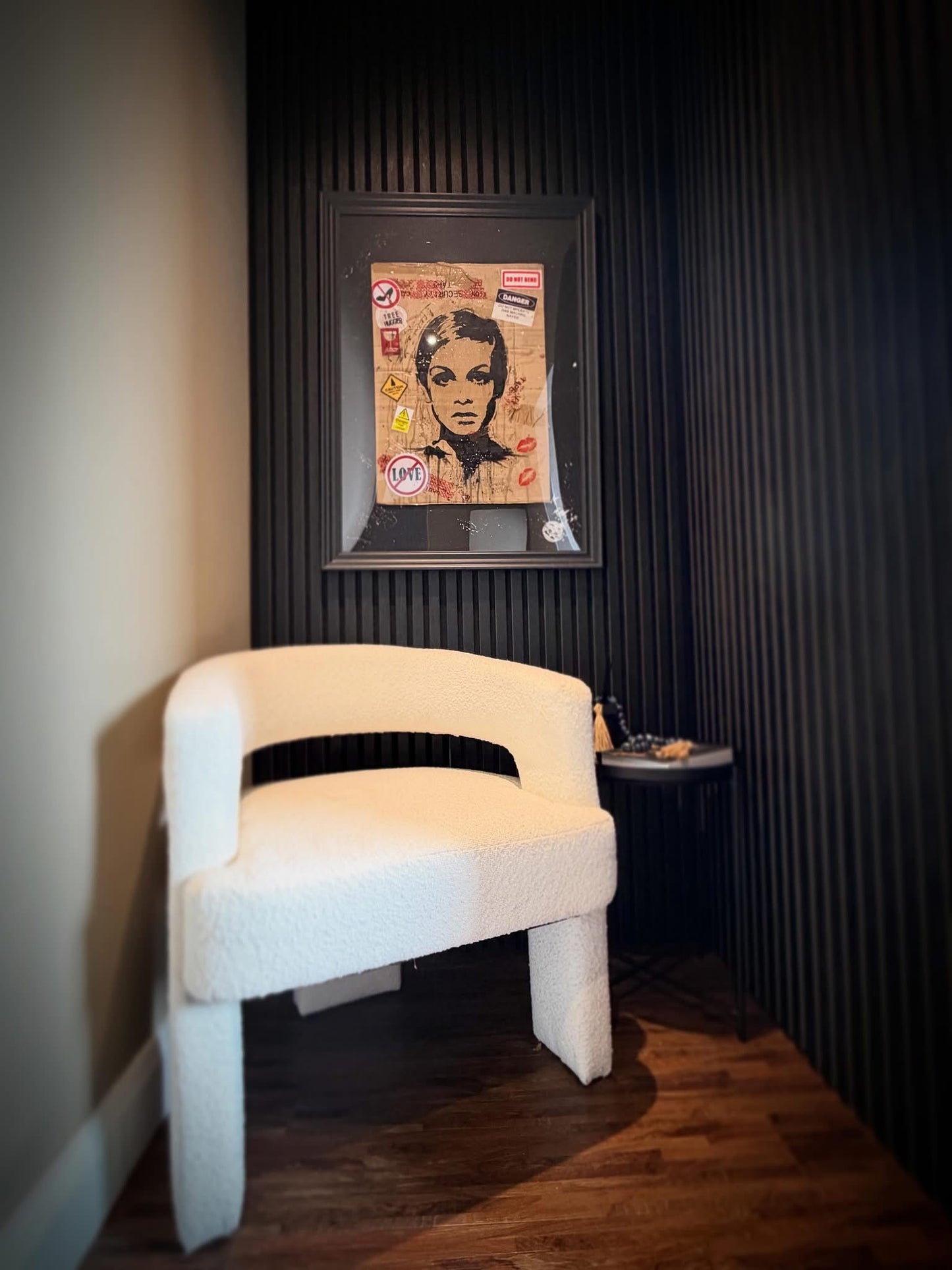 Handle With Style – Original Twiggy Painting 💄